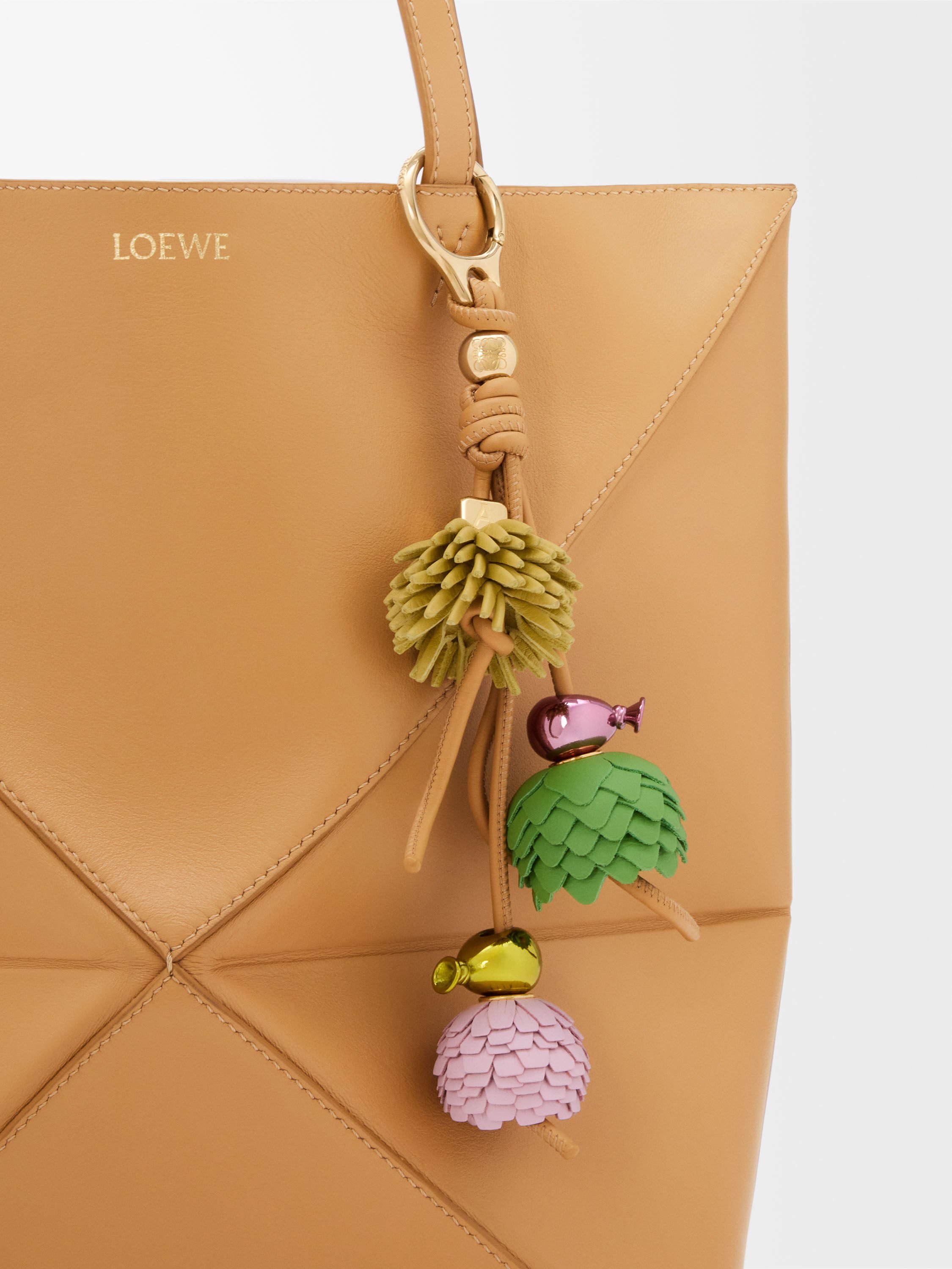 Loewe ロエベ　サングラス ケース付き LOEWE（サングラス/メガネ）のフリマアイテム一覧